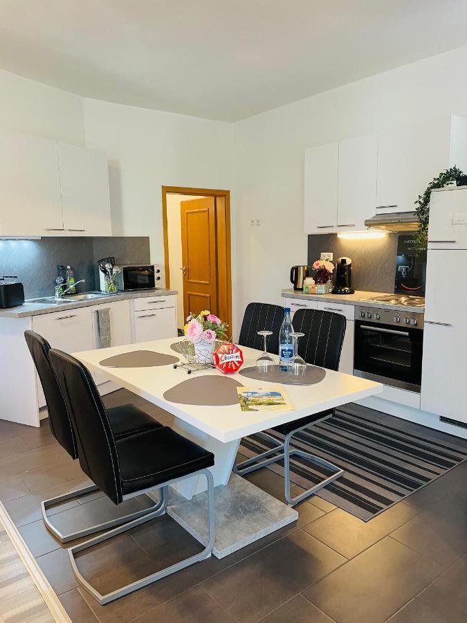 Ferienwohnung Marina An Der Romantischen Strasse ヴァイカースハイム エクステリア 写真